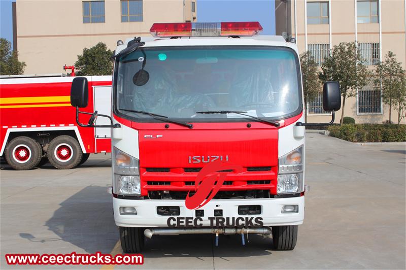 Isuzu 700P 5m3 water tank fire truck