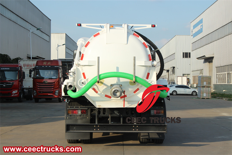 Isuzu FVR 8000L sewer vacuum truck