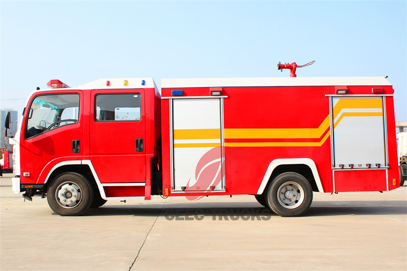 Isuzu NPR fire water truck