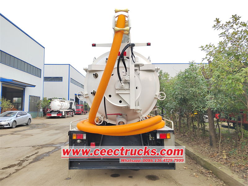 Isuzu giga combined sewer jetting vacuum truck