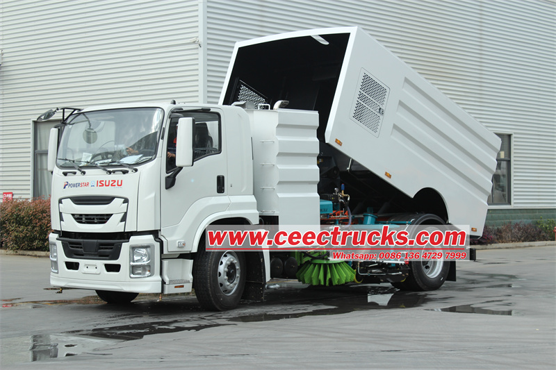 Isuzu GIGA road vacuum cleaner truck