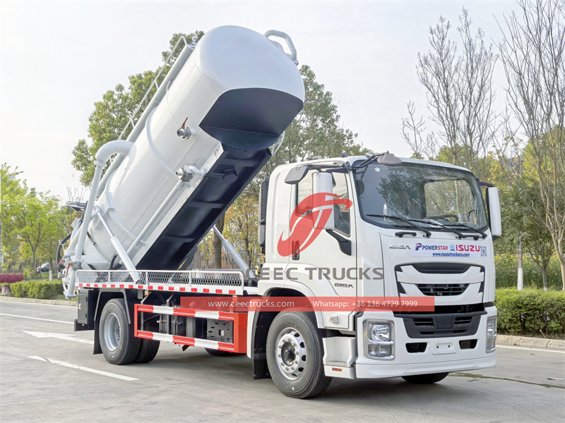 ISUZU FTR Clean Combined vacuum Sewage Tanker