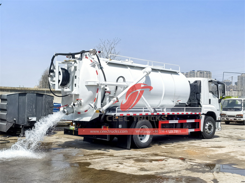 ISUZU FTR Clean Combined vacuum Sewage Tanker