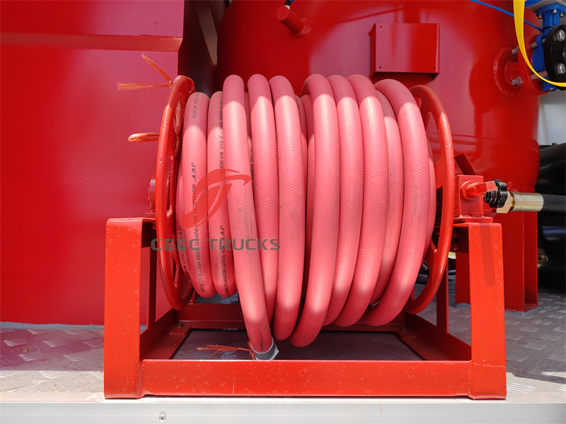 Isuzu GIGA fire powder truck