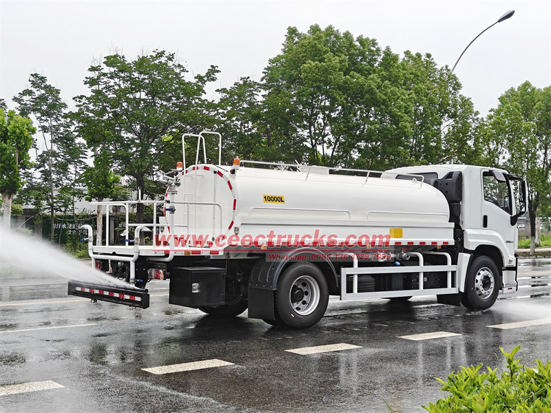 ISUZU water carrier truck rear spraying nozzles