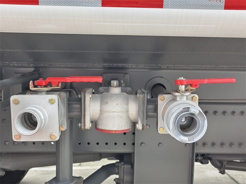 Howo water tank truck