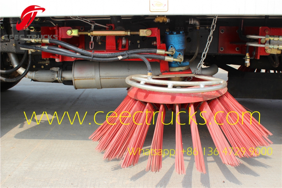 Dongfeng 7400kg gross weight road sweeping truck with sweeper and washer