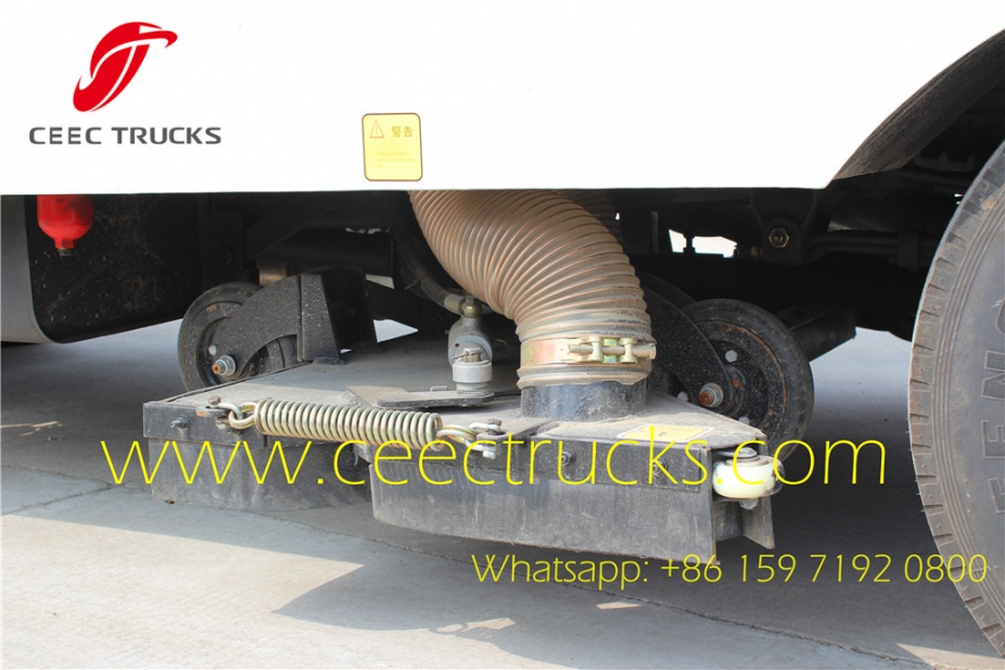 dongfeng 5CBM vacuum road sweeper tanker trucks manufacturer