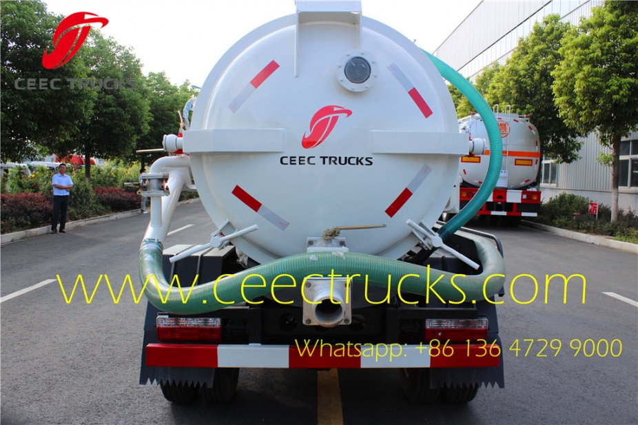 Manufacturer supply dongfeng 4CBM cesspit emptier truck lowest price