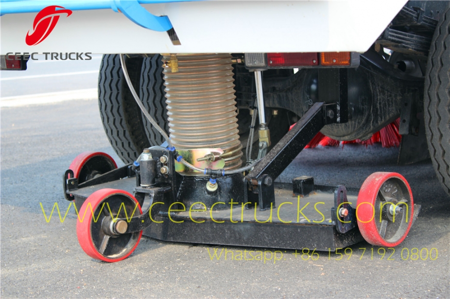 ISUZU street sweeper trucks rear suction plate sale