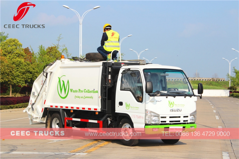 ISUZU 5cbm garbage compactor truck