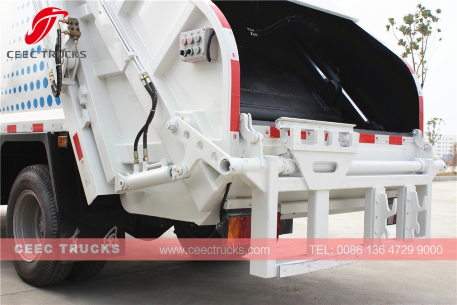 TOP quality ISUZU 5000L garbage compactor truck