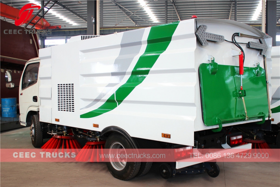 Dongfeng 4000L road sweeper truck