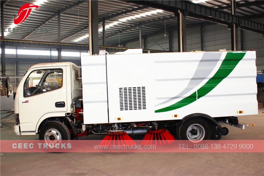 Dongfeng 4000L road sweeper truck