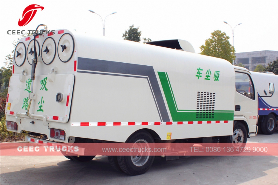 Dongfeng 5000L vacuum road sweeper truck