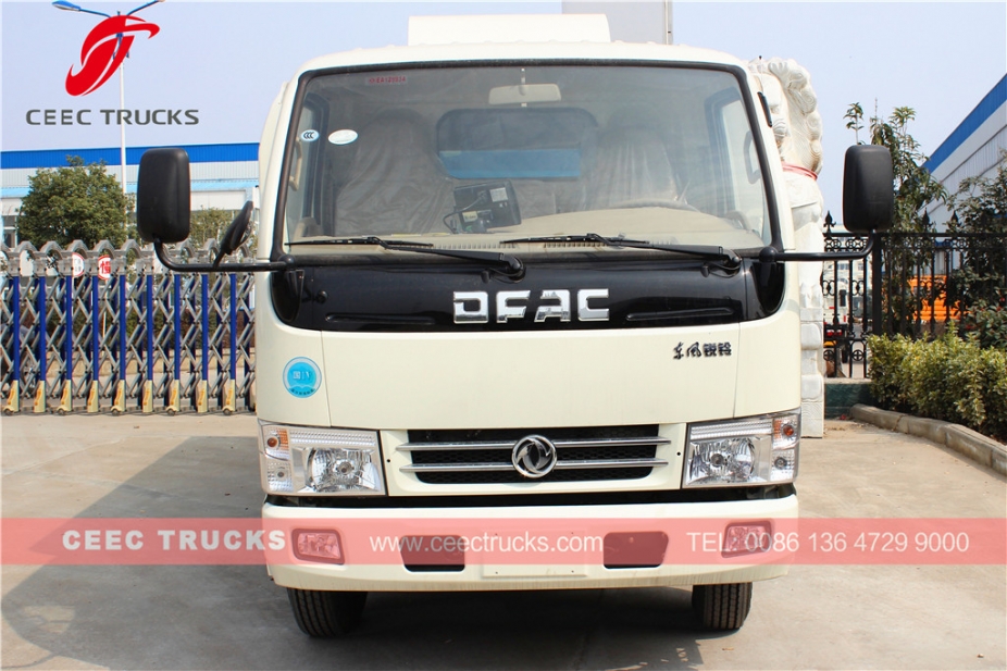 Dongfeng 5000L vacuum road sweeper truck