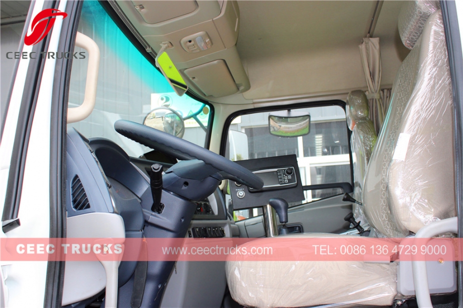 Dongfeng 12,000L road sweeper na sasakyan