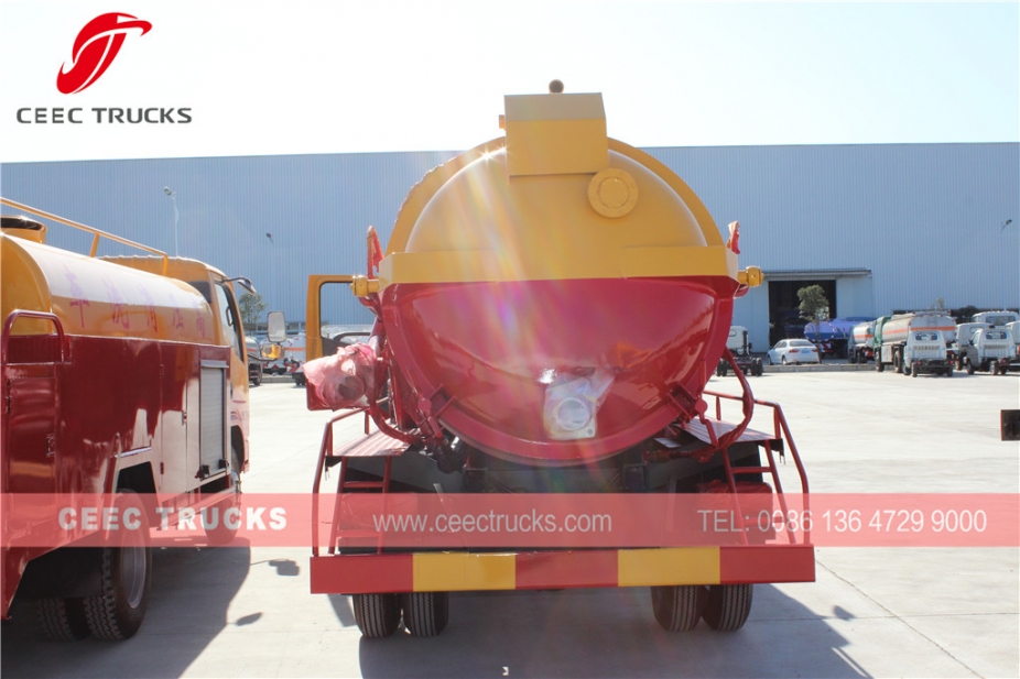 Dongfeng 4,000L Septic suction pump truck