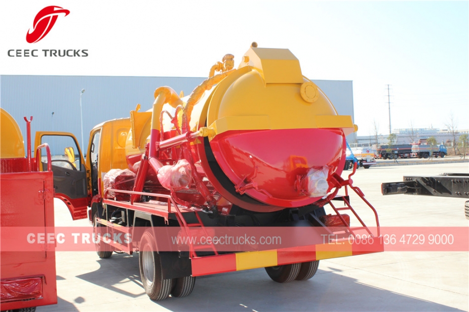 Dongfeng 4,000L Septic suction pump truck