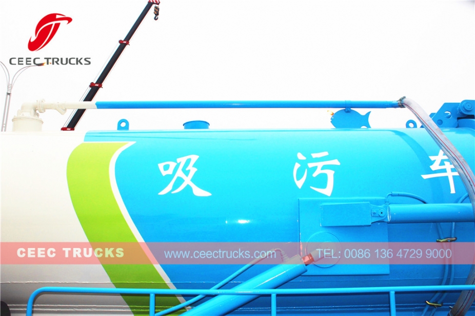 Dongfeng 8,000L Cesspool suction truck