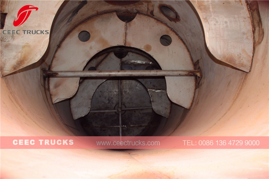 Ibinebenta ang HOWO 18CBM cesspit emptier truck