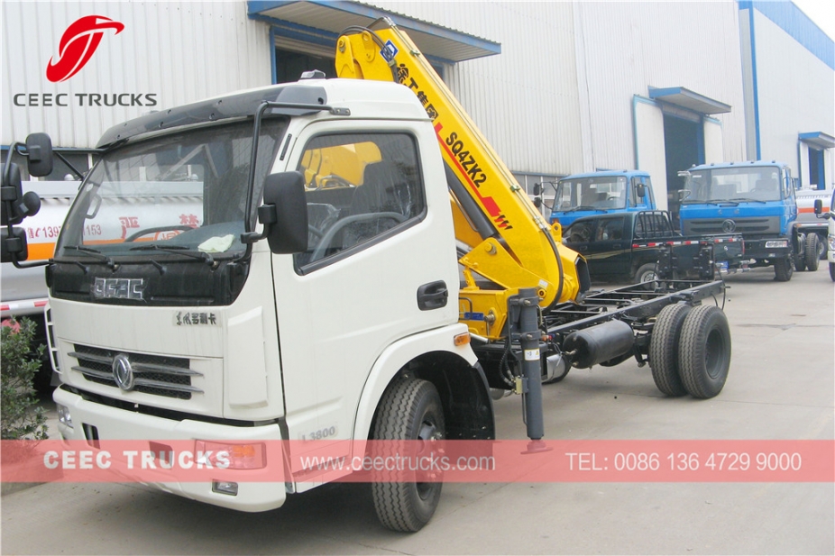 Dongfeng 2 Tons knuckle crane mounted trucks