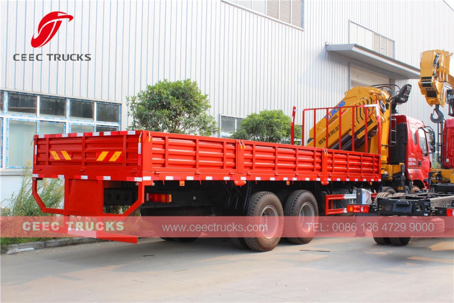 25 T knuckle boom crane truck dongfeng