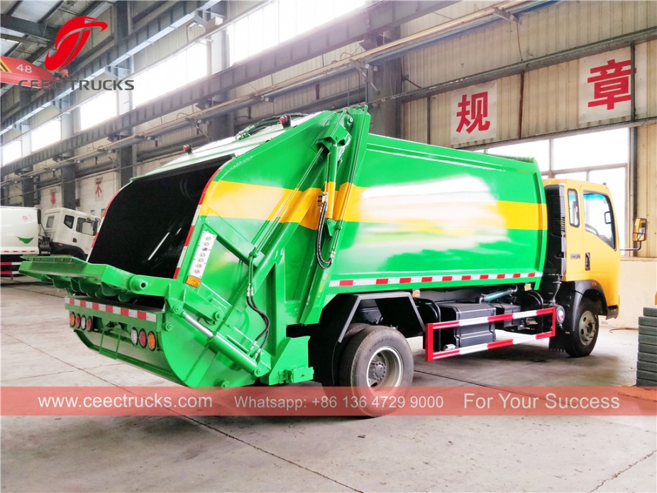 HOWO 8cbm RHD compactor truck
