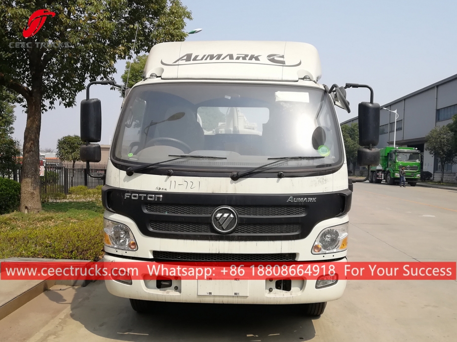 3,000 Liters Vacuum Sewage truck FOTON