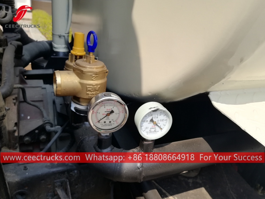 3,000 Liters Vacuum Sewage truck FOTON