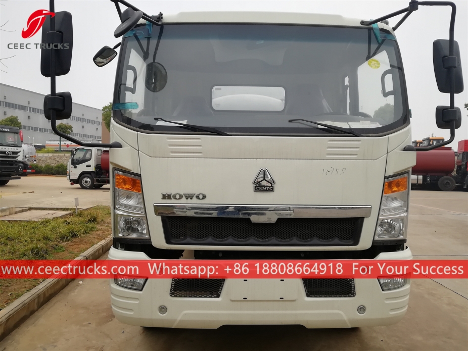 SINOTRUK HOWO 6CBM Fuel Tanker Truck