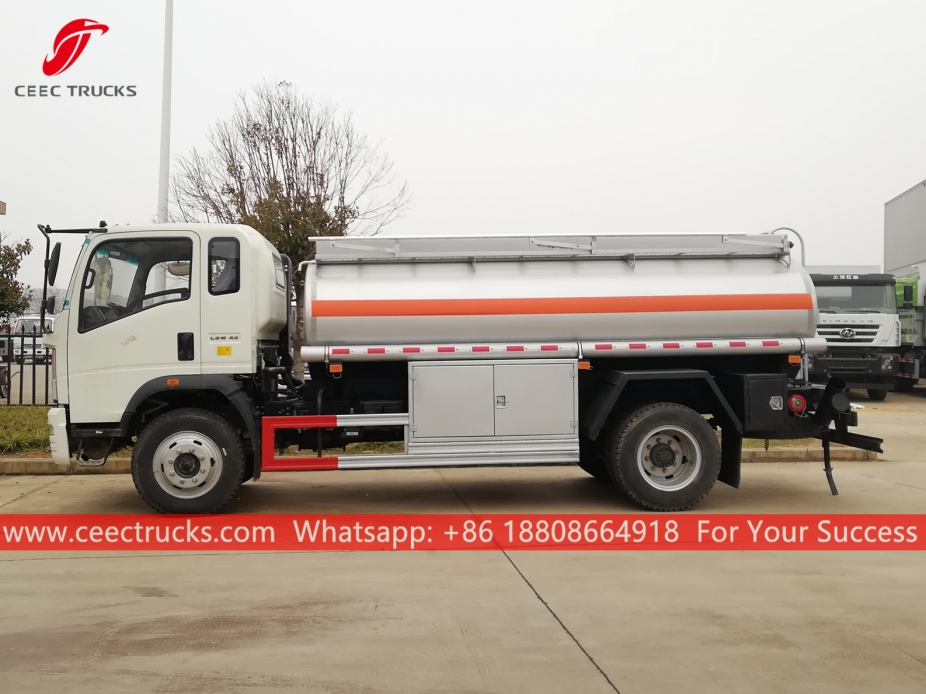 SINOTRUK HOWO 6CBM Fuel Tanker Truck