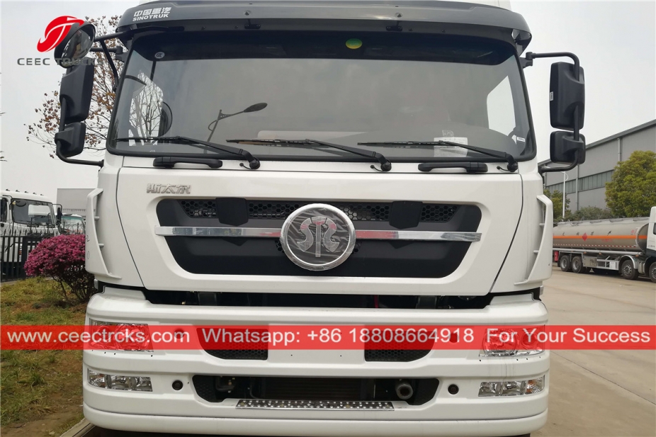 SINOTRUK 8x4 Fuel Transport Truck