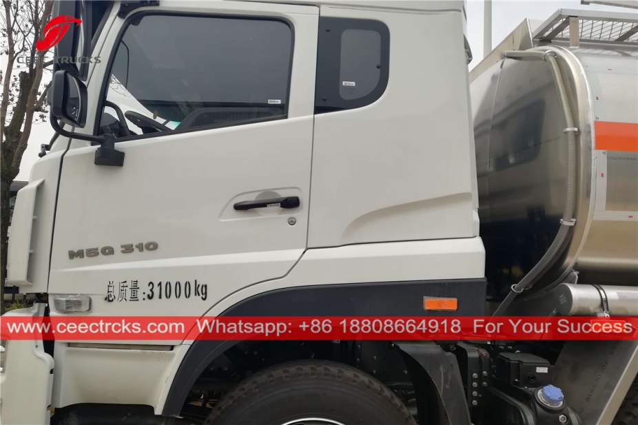 SINOTRUK 8x4 Fuel Transport Truck