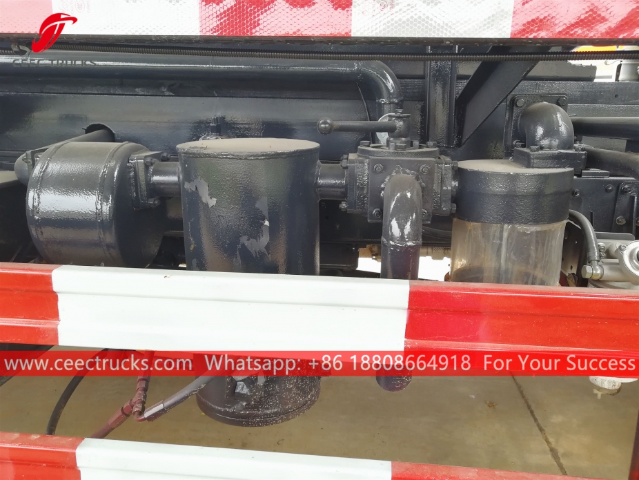 8,000 Liter ng Vacuum Sewage Suction Truck DONGFENG