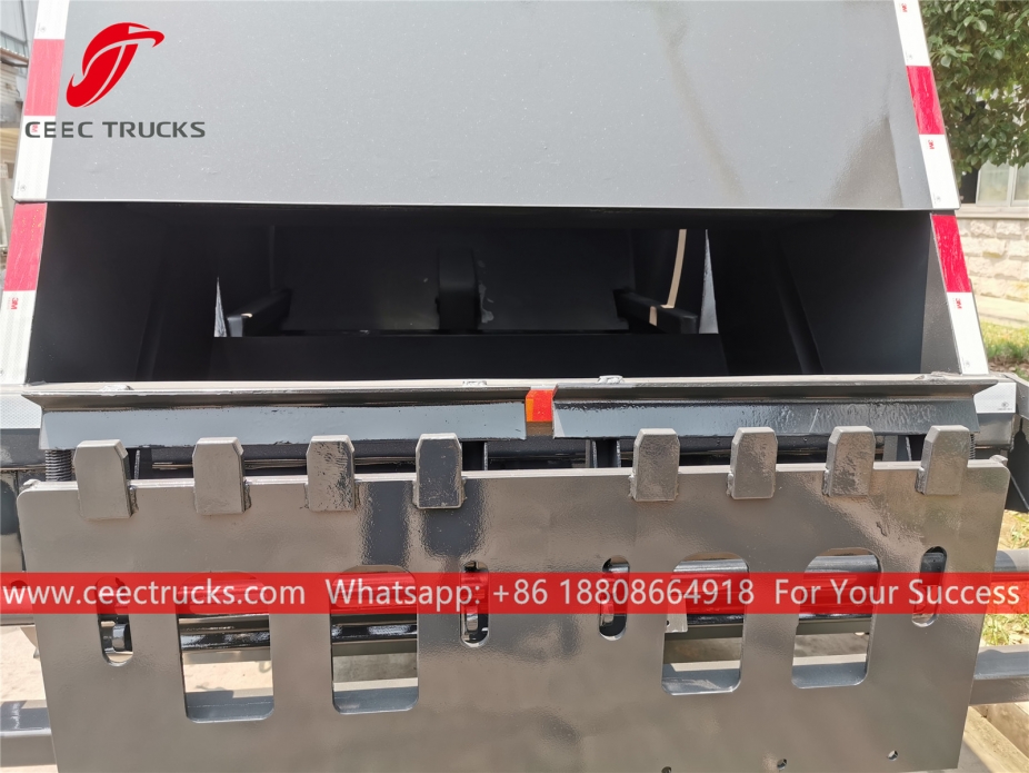 Dongfeng 5CBM Refuse Compressing Truck