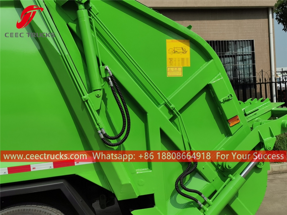 Dongfeng 6CBM Refuse Compactor Truck