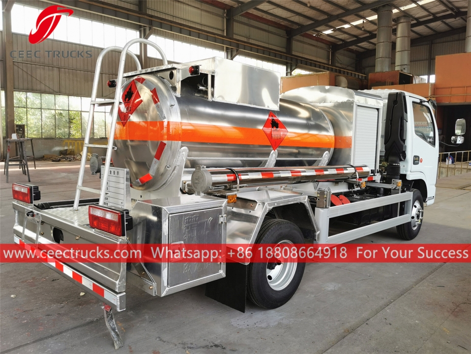 2CBM Fuel bowser truck Dongfeng