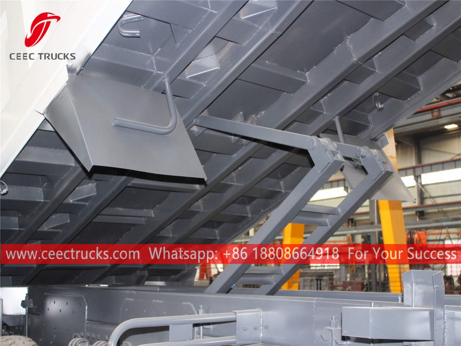 ISUZU GIGA Dump truck