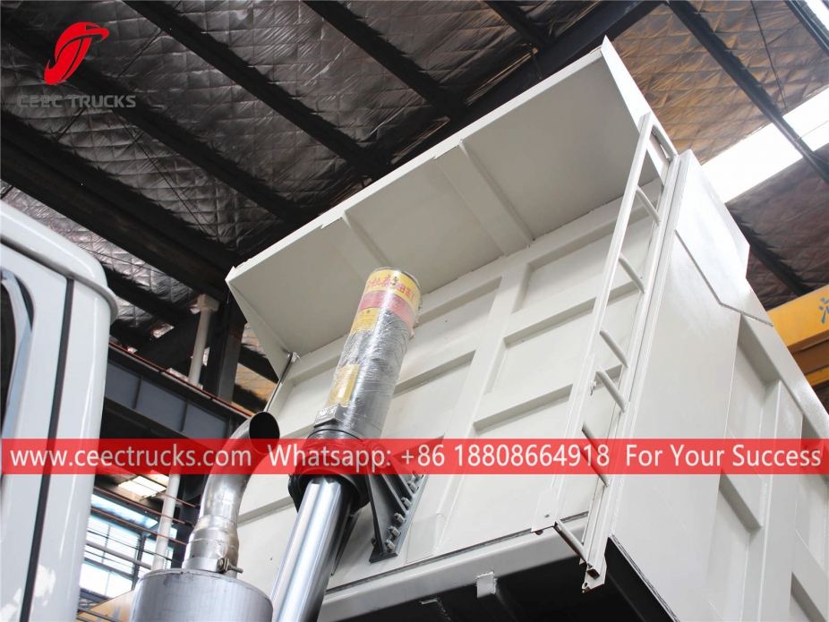 ISUZU GIGA Dump truck