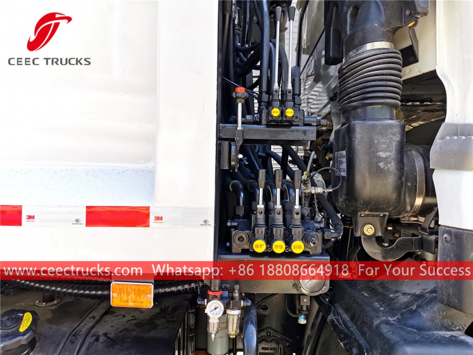 Dongfeng 6*4 RHD Refuse compressor truck