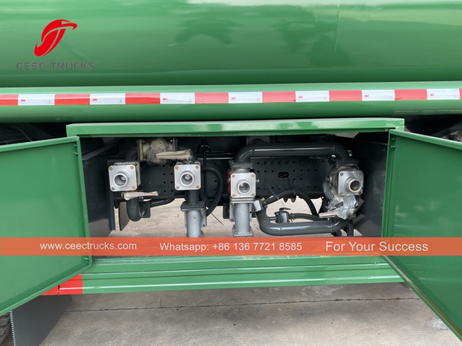 SINOTRUK 8x4 30CBM Mga tanker truck na naghahatid ng gasolina