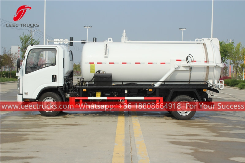 ISUZU 4×2 vacuum tanker truck