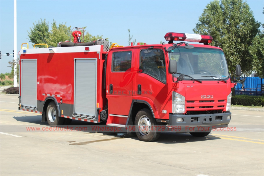 ISUZU foam fire engine