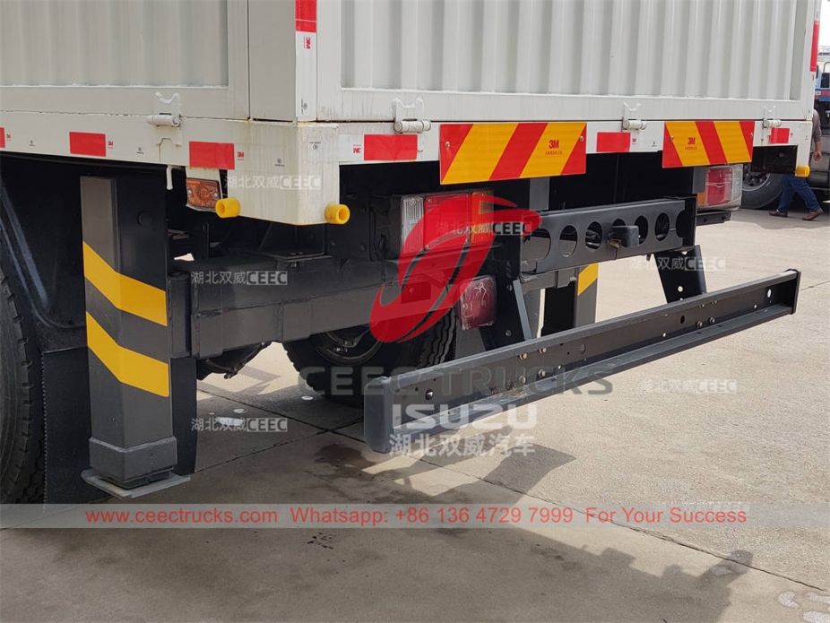 ISUZU 700P 4×4 off-road Crane Truck at best price