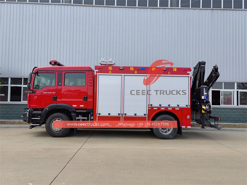 Howo fire rescue vehicle na may 5 toneladang crane at 12m emergency lighting