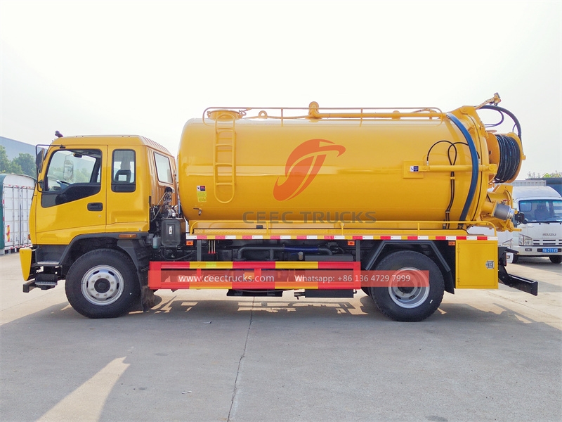 ISUZU 6 wheeler vacuum suction truck