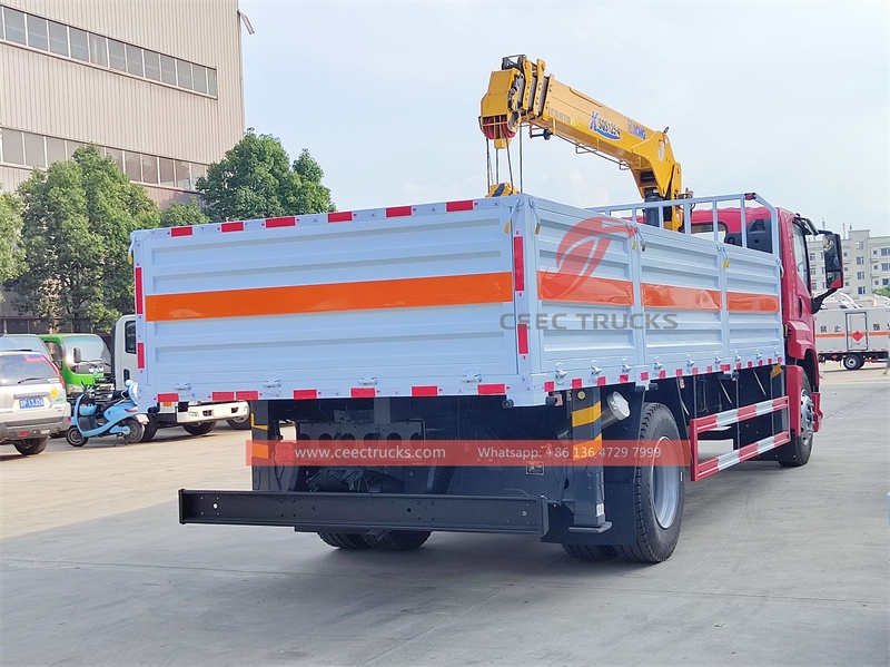 ISUZU GIGA 4×2 truck mounted crane with factory direct sale