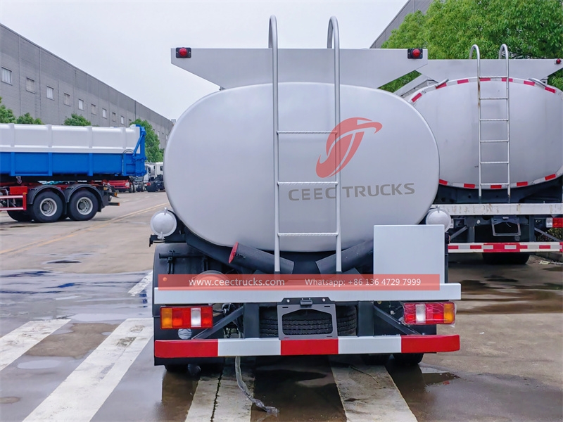 HOWO 140hp light duty Fuel Tank Truck made in China