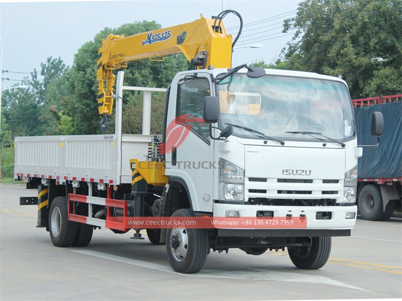 ISUZU 700P 4×4 off-road Crane Truck made in China best factory